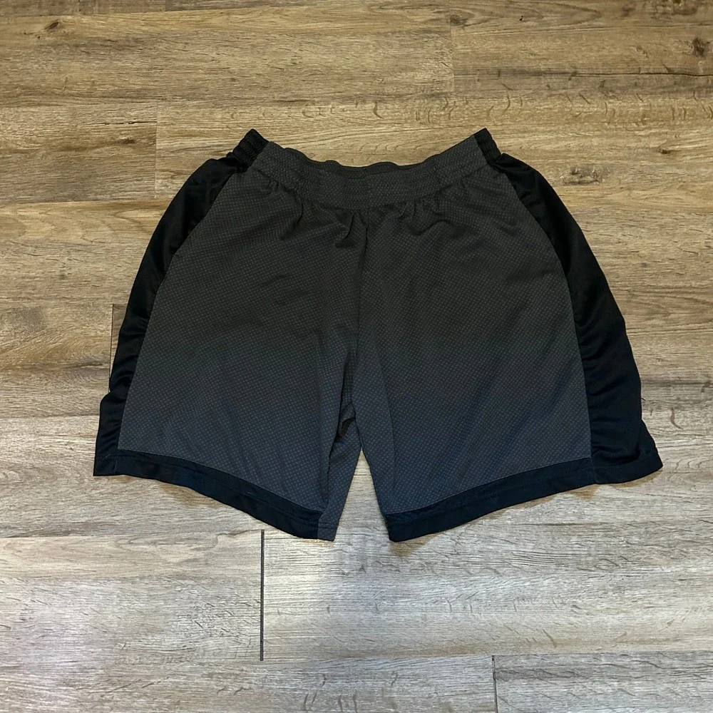 Champion C9 Mens Athletic Shorts Black Grey Textured Mesh XL 8in‎ Inseam